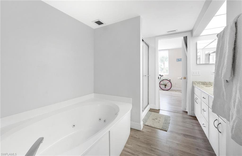 4745 Estero BLVD 104-18