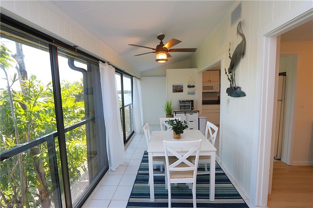 611 Palm AVE F30-12