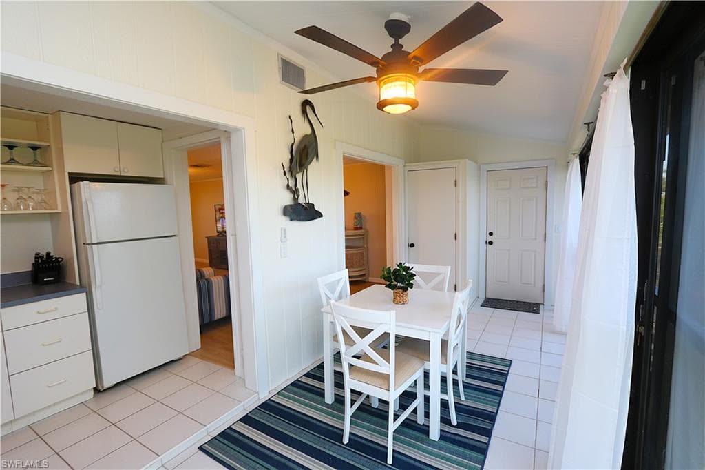 611 Palm AVE F30-14