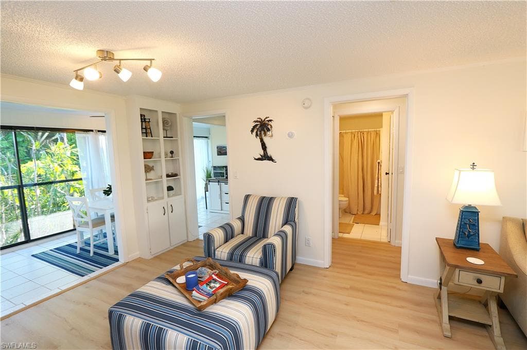 611 Palm AVE F30-4