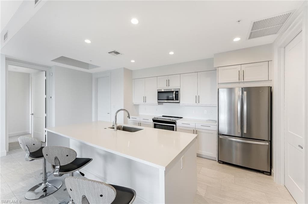 1111 Central 417A-9