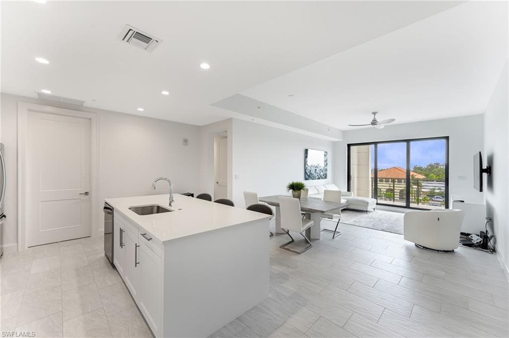 1111 Central 417A-8