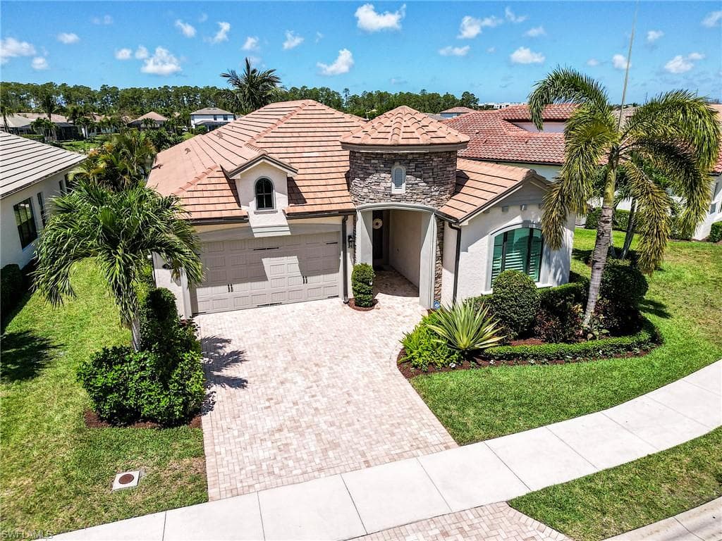 9327 Woodhurst DR-6