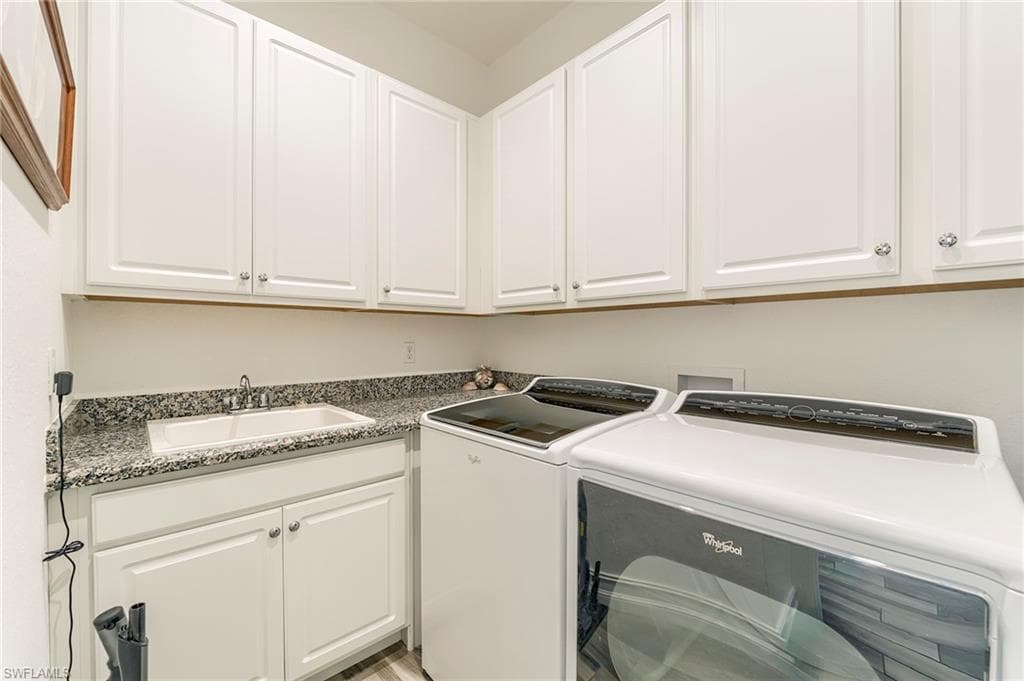 9327 Woodhurst DR-17
