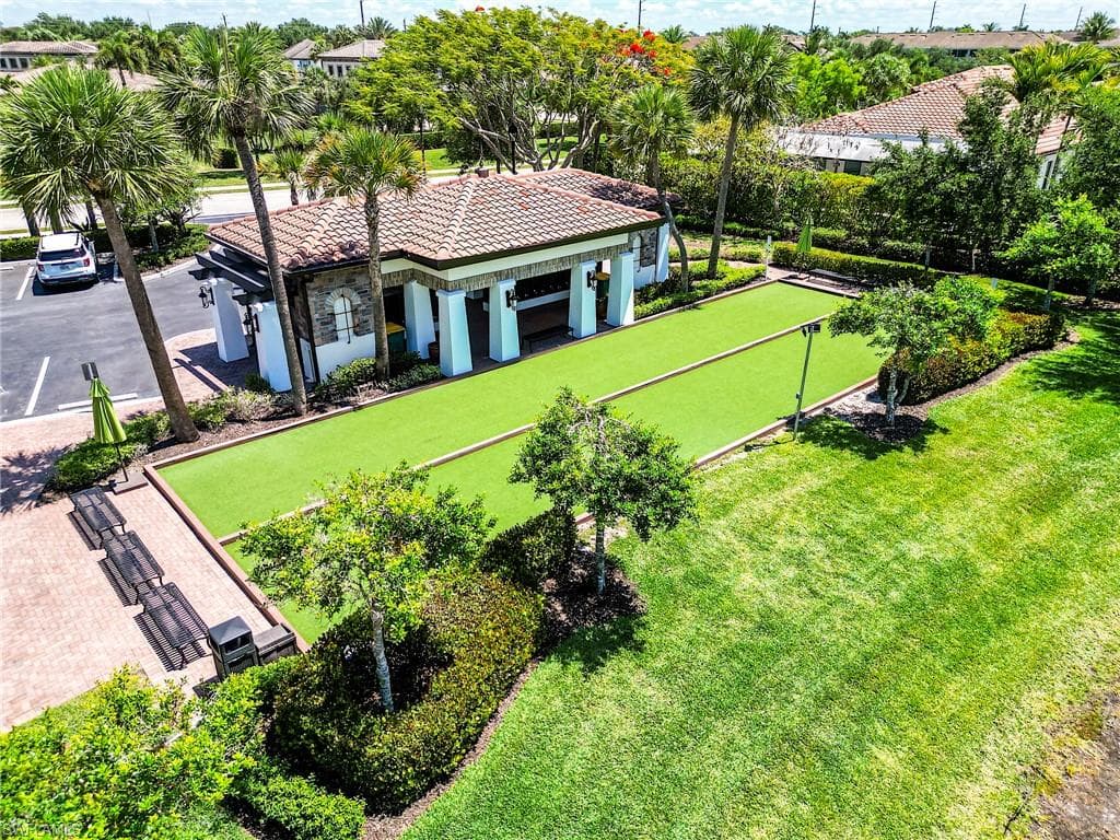 9327 Woodhurst DR-47