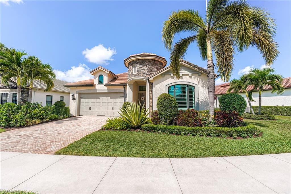 9327 Woodhurst DR-3