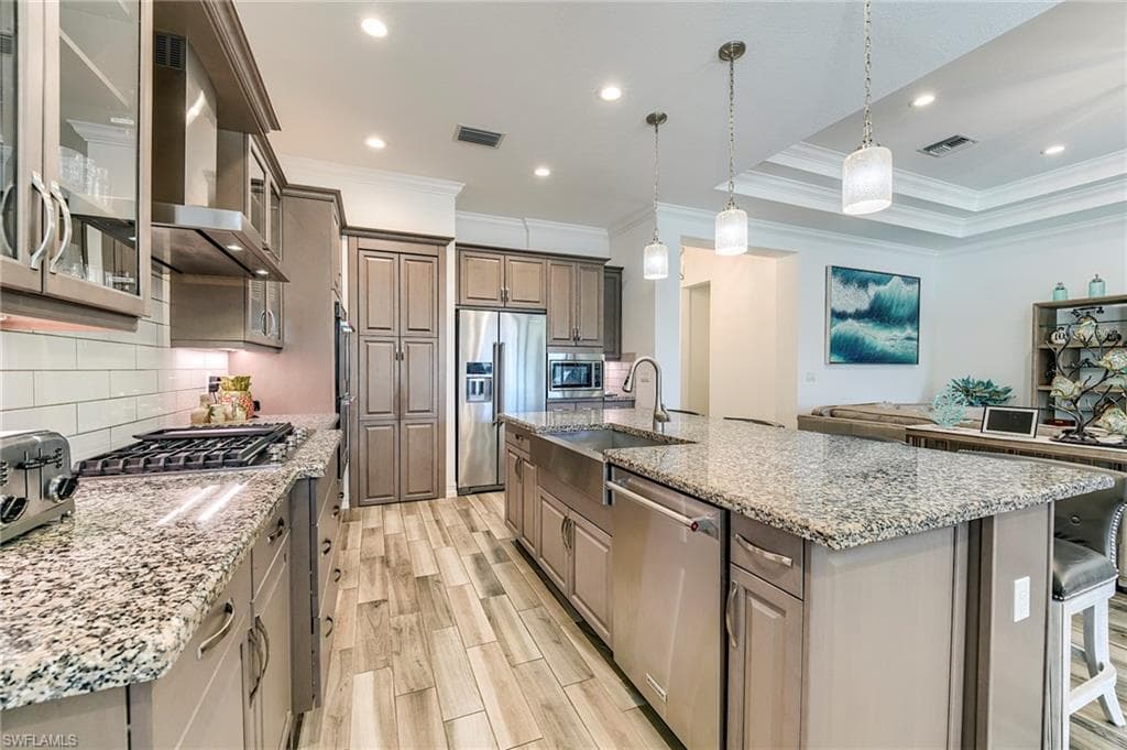 9327 Woodhurst DR-36