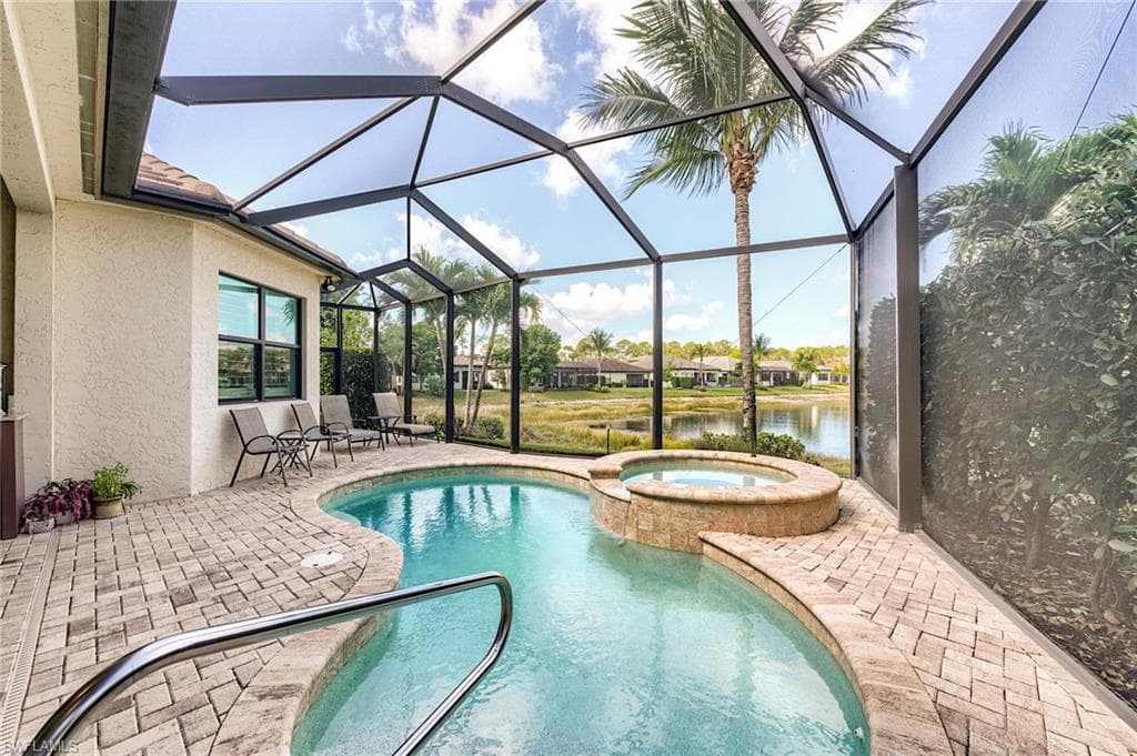 9327 Woodhurst DR-41