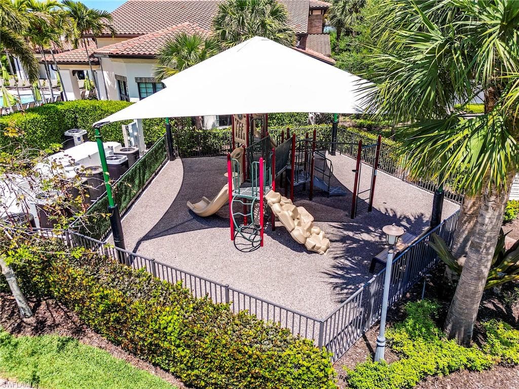 9327 Woodhurst DR-48
