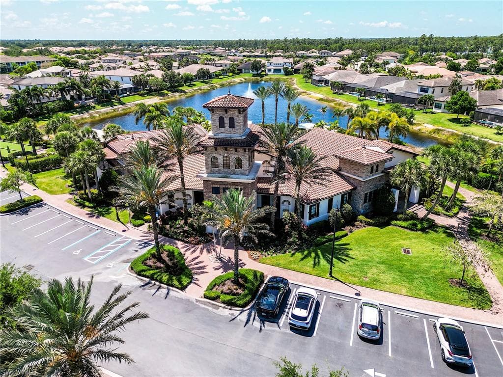 9327 Woodhurst DR-44