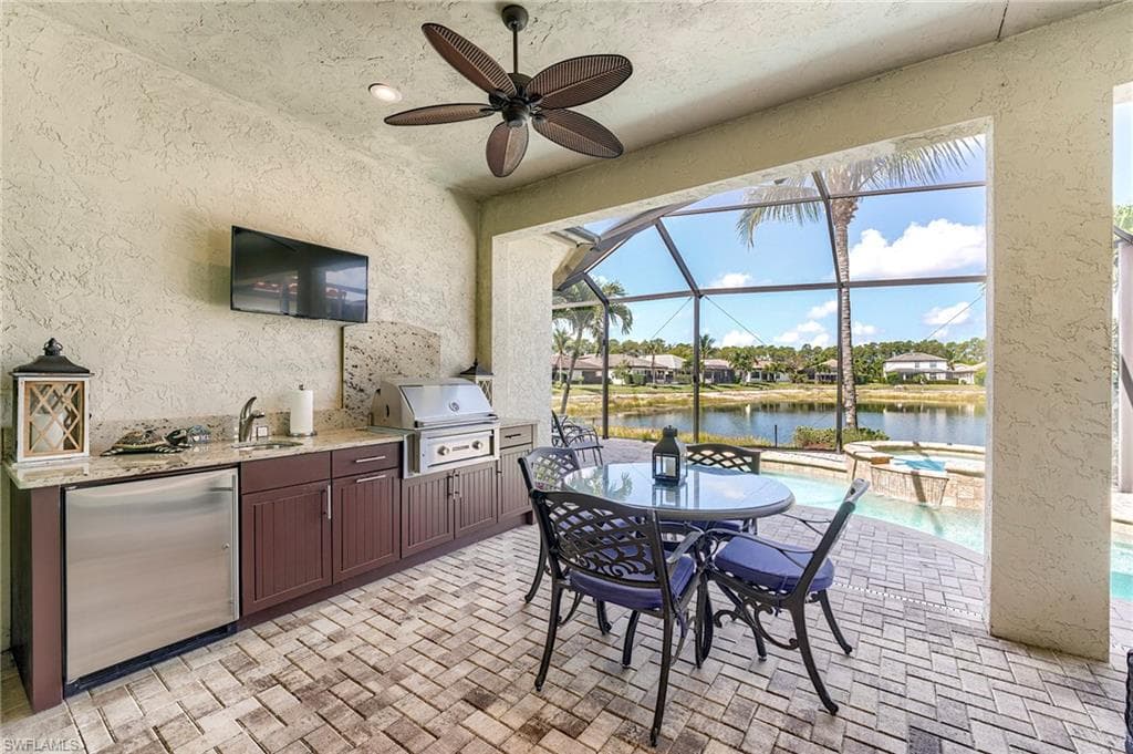 9327 Woodhurst DR-40