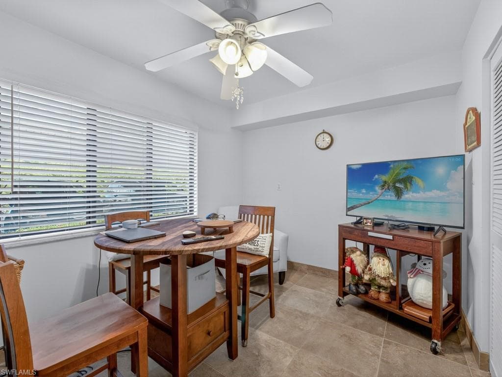 910 VANDERBILT BEACH RD 317W-6