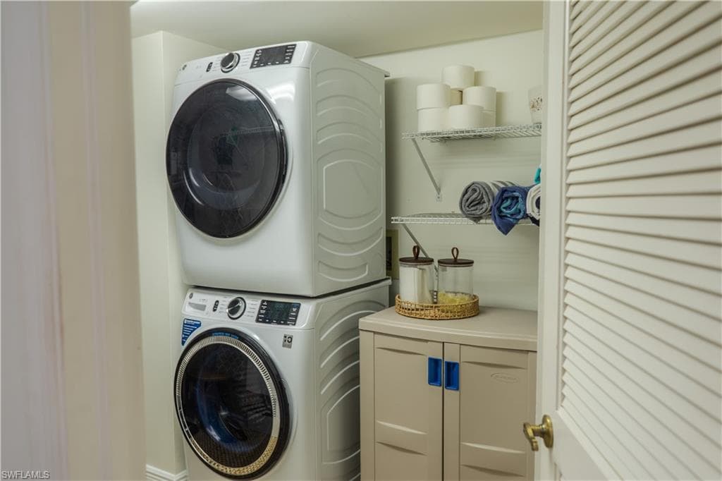 265 Deerwood CIR 10-31