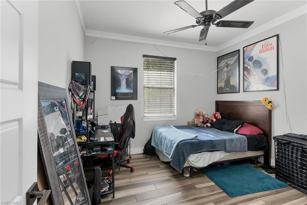 1386 Rosemary LN-9