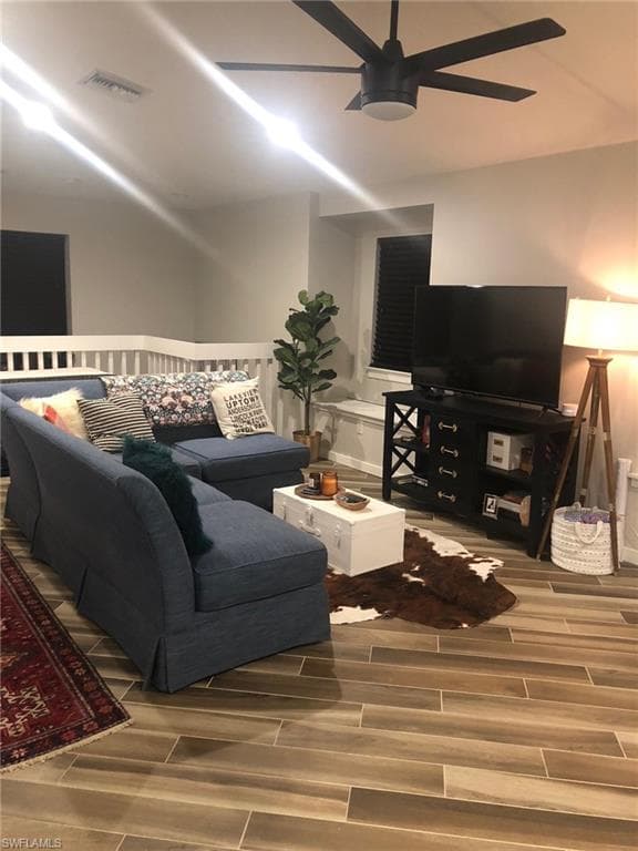 1386 Rosemary LN-19
