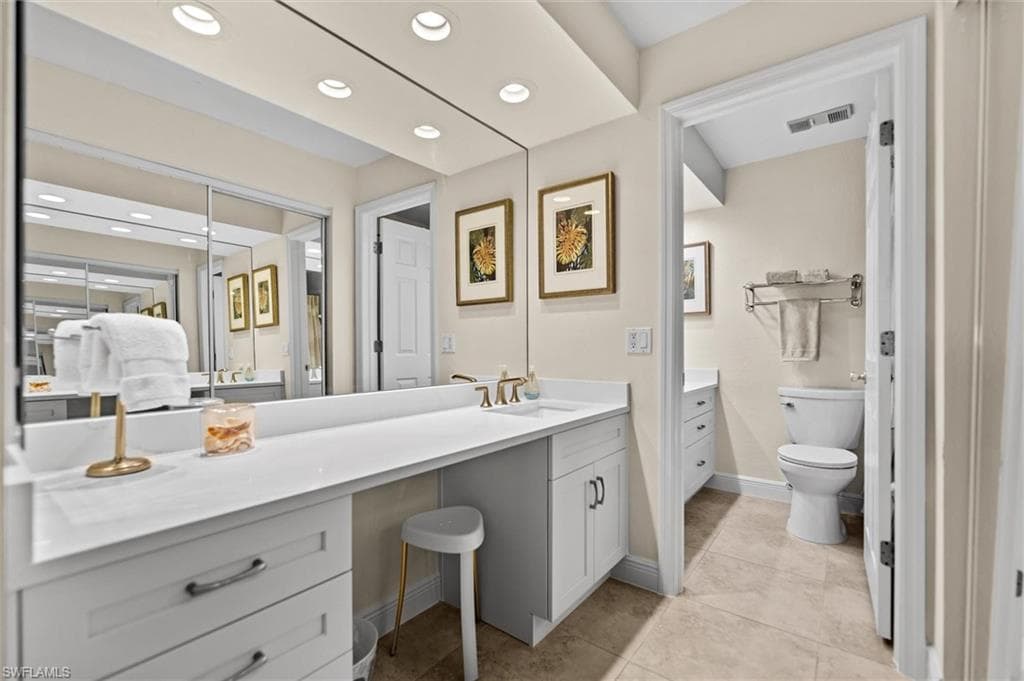 5323 Bayside Villas 24-28