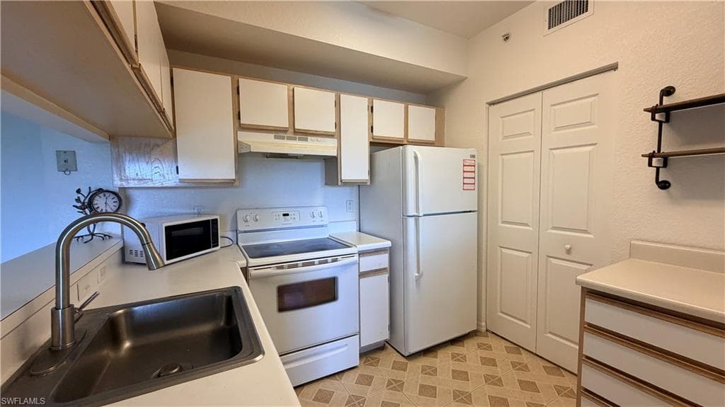 6490 Aragon WAY 205-9