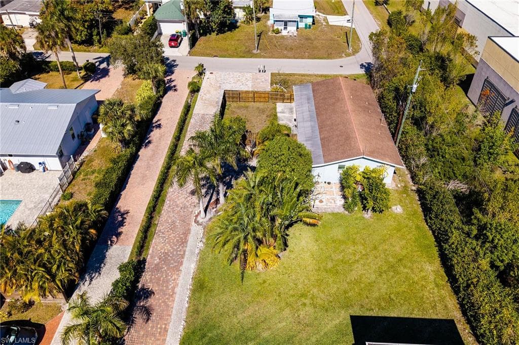 1400 Rosemary LN-2