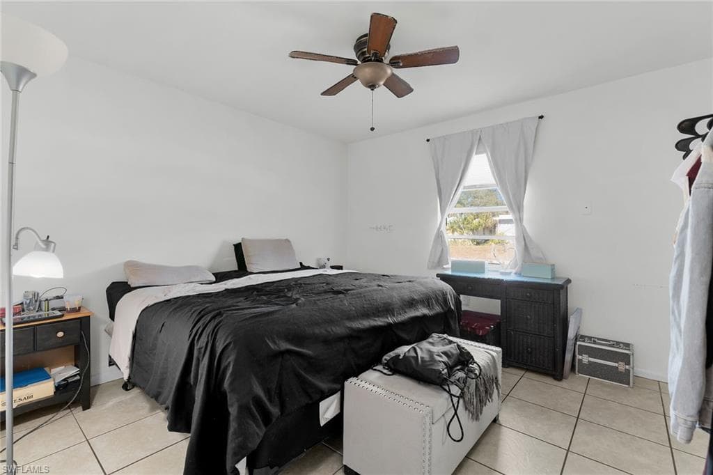 1400 Rosemary LN-14