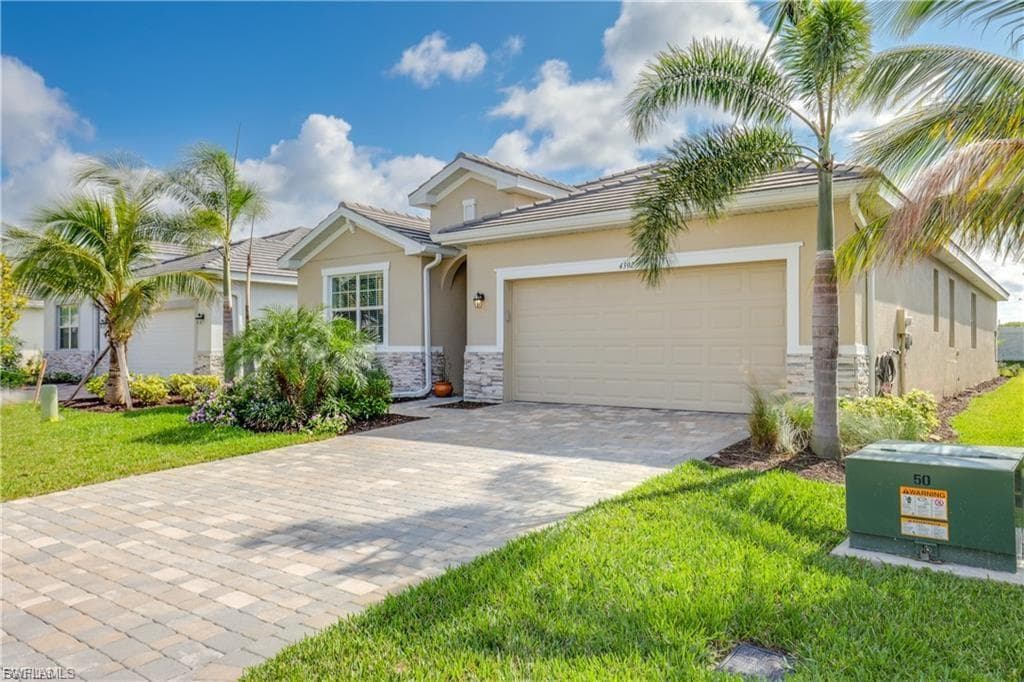 4392 Lemongrass DR-2