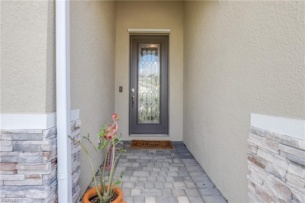 4392 Lemongrass DR-3