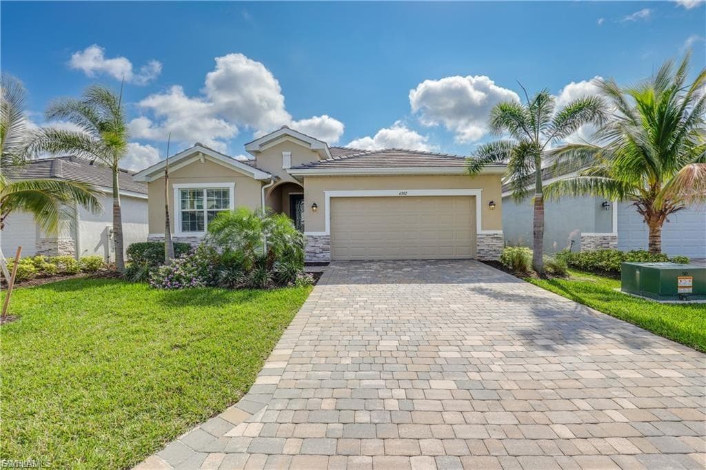 4392 Lemongrass DR-1
