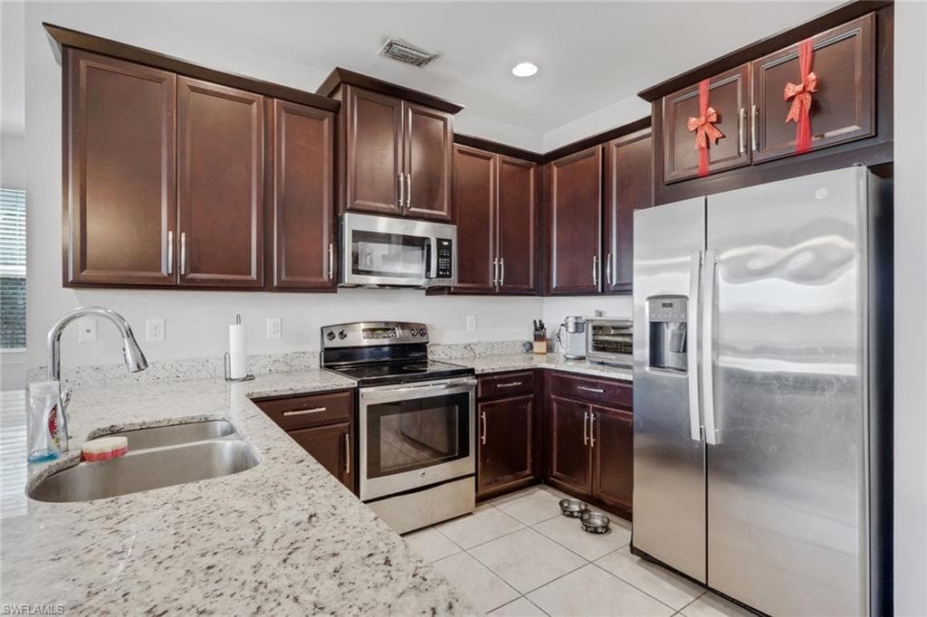 10884 Alvara WAY-6