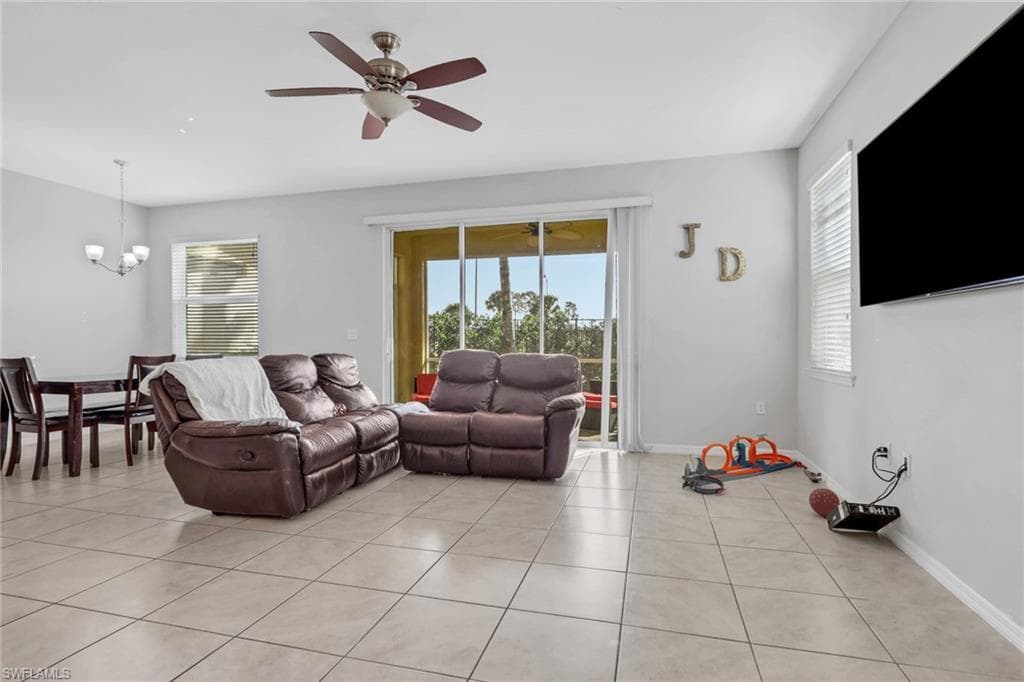 10884 Alvara WAY-12