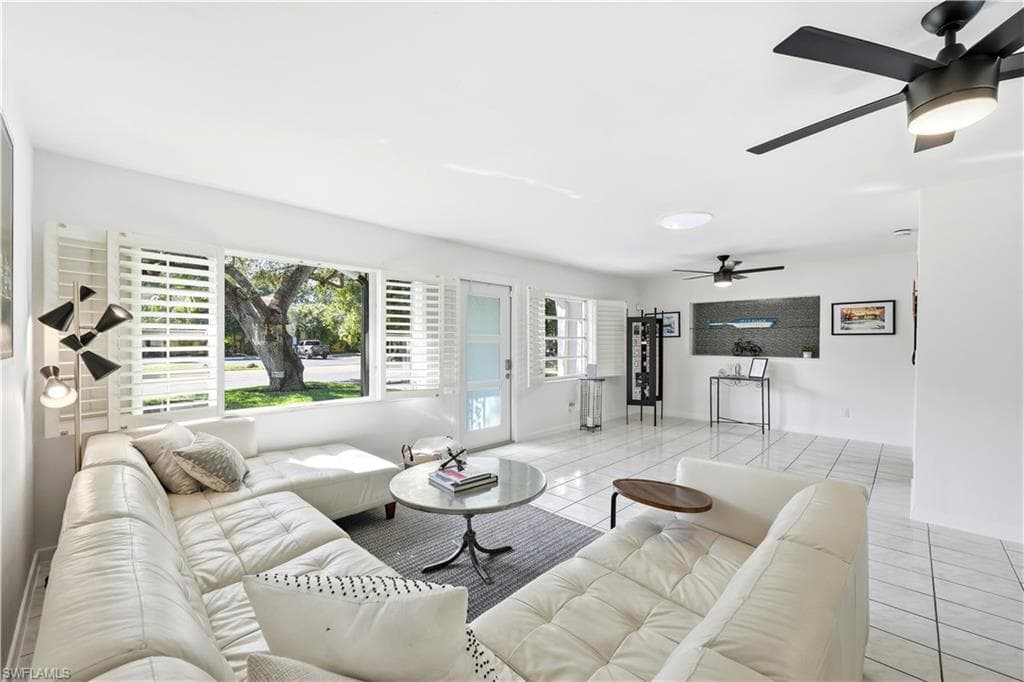 1147 Shady Rest LN-10