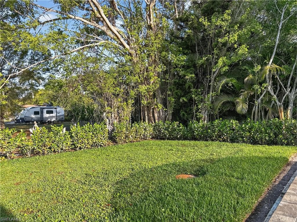 1147 Shady Rest LN-48