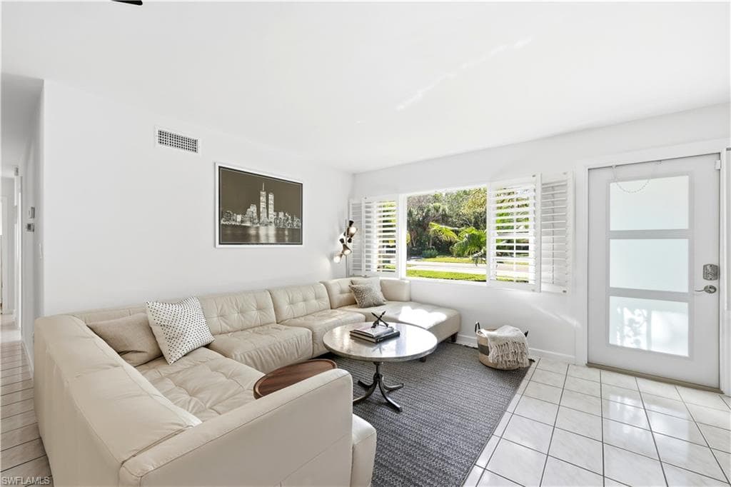1147 Shady Rest LN-8