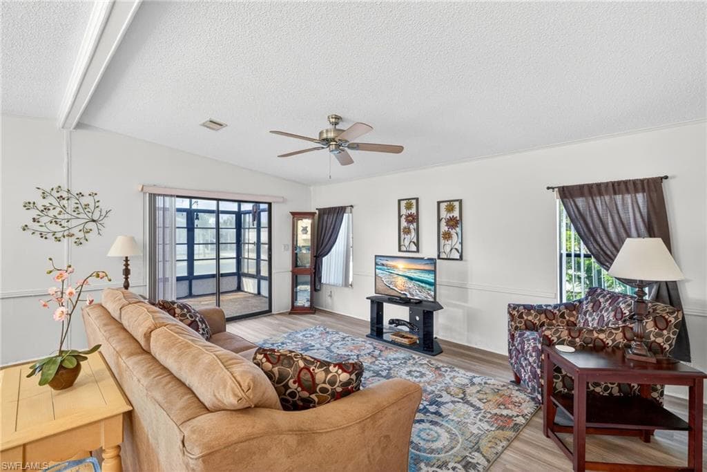 10220 Wales LOOP-6
