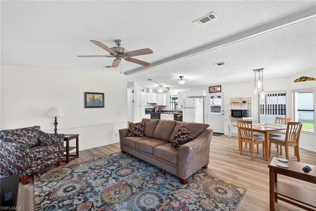 10220 Wales LOOP-1