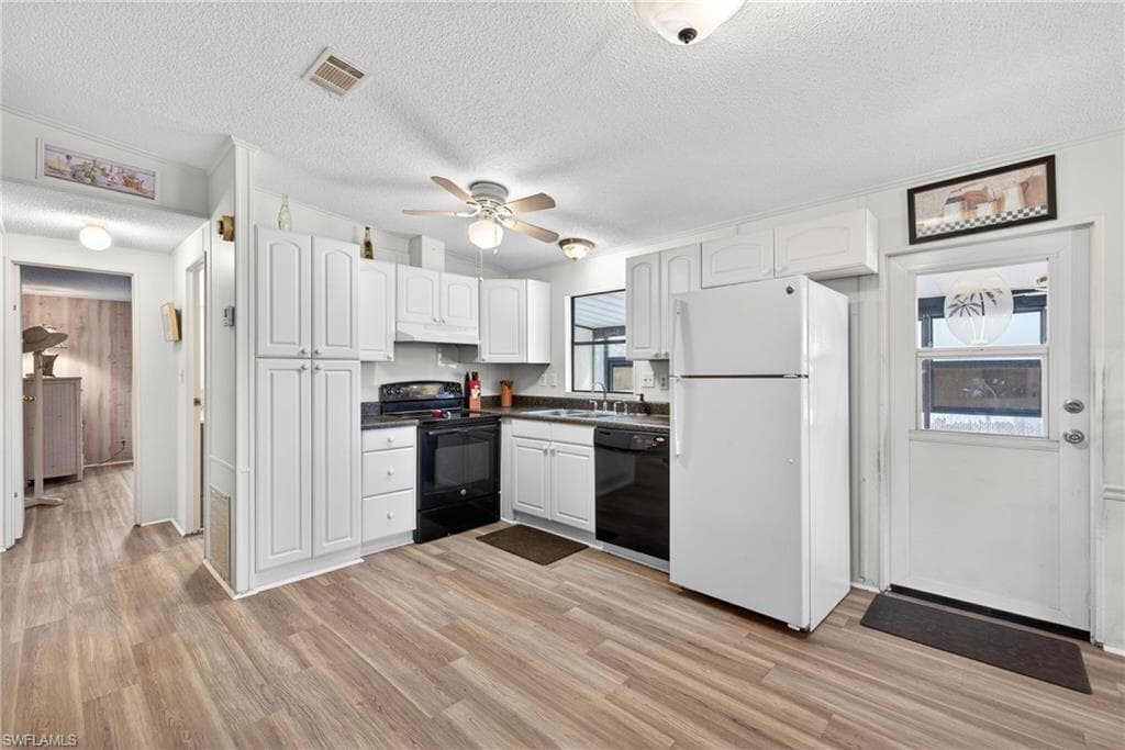 10220 Wales LOOP-11