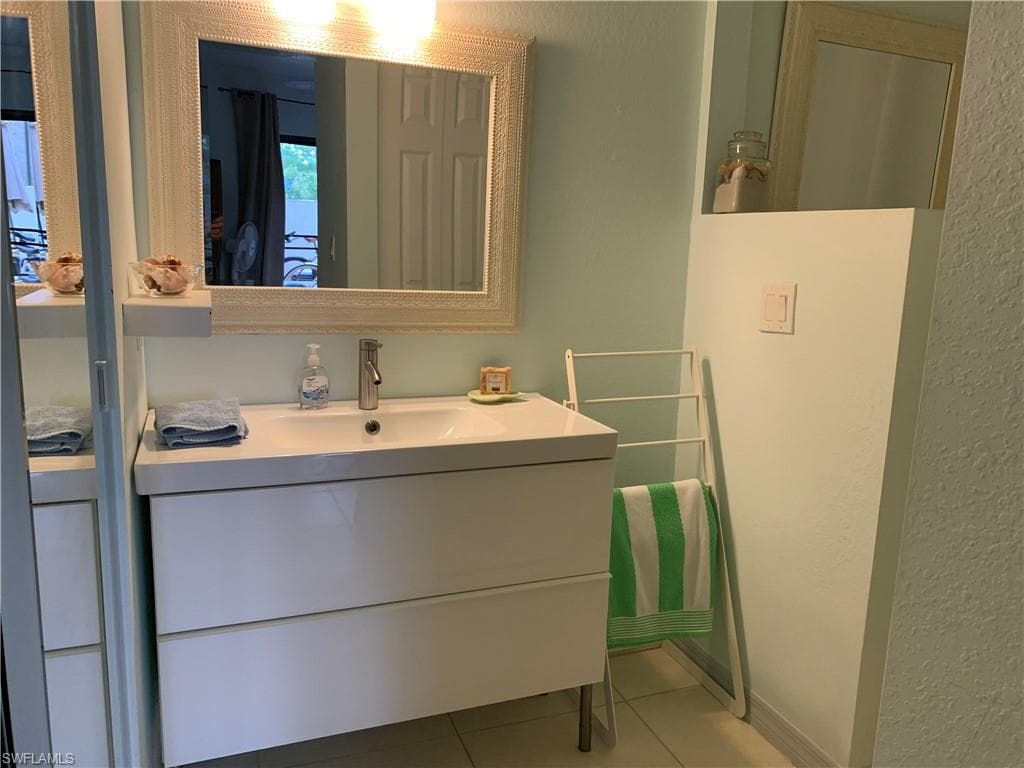65 Emerald Woods DR E8-6