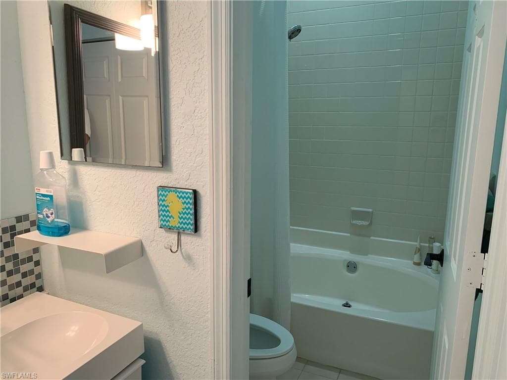 65 Emerald Woods DR E8-16