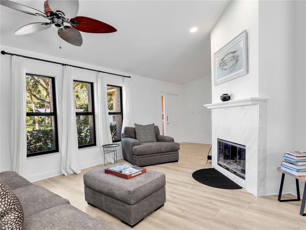 2474 Outrigger LN-8