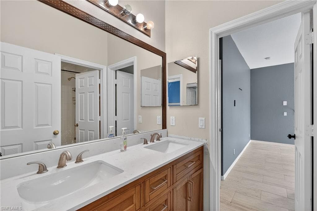 2645 Fishtail Palm CT-17