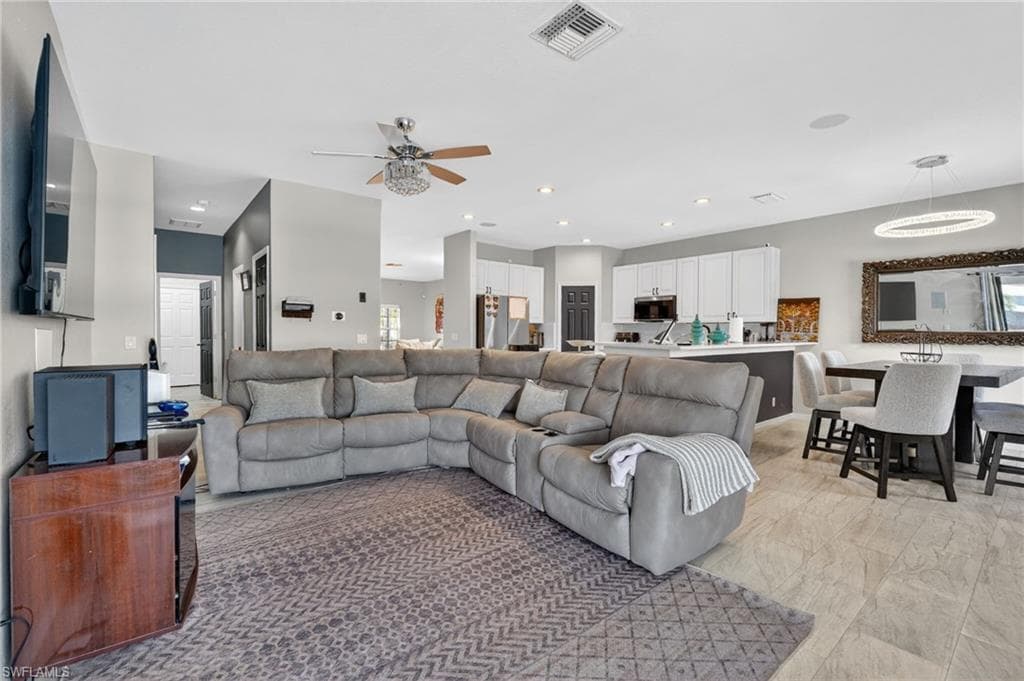 2645 Fishtail Palm CT-12