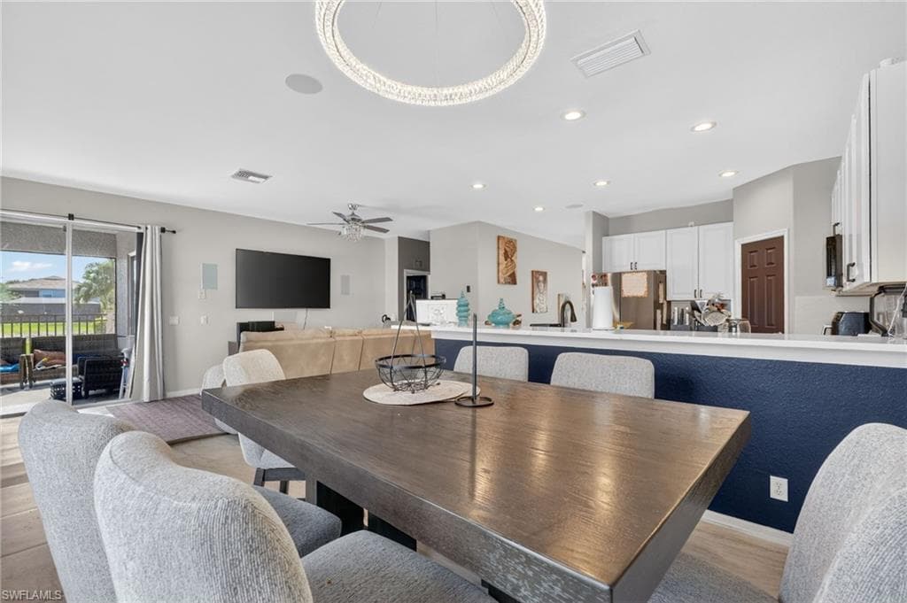 2645 Fishtail Palm CT-11