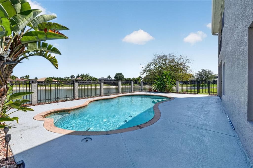 2645 Fishtail Palm CT-31
