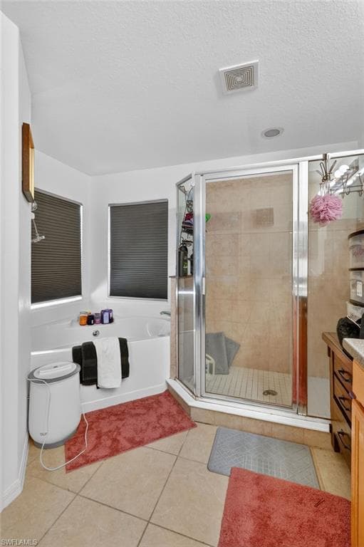 2645 Fishtail Palm CT-25