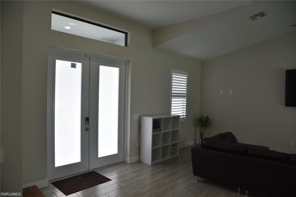 4666 Villa Capri LN-26
