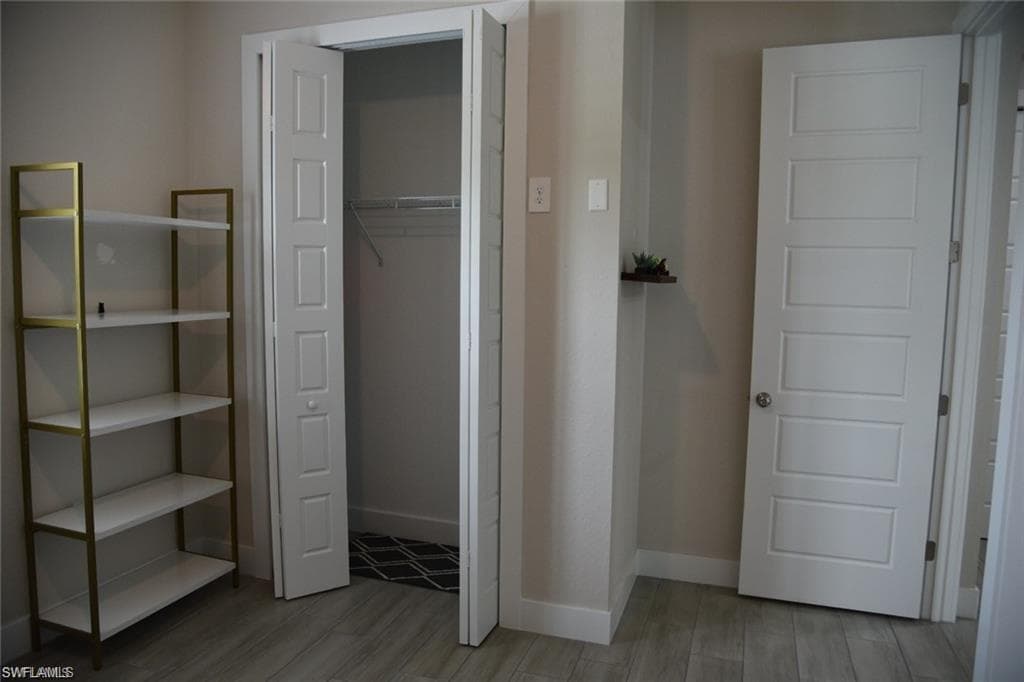4666 Villa Capri LN-18