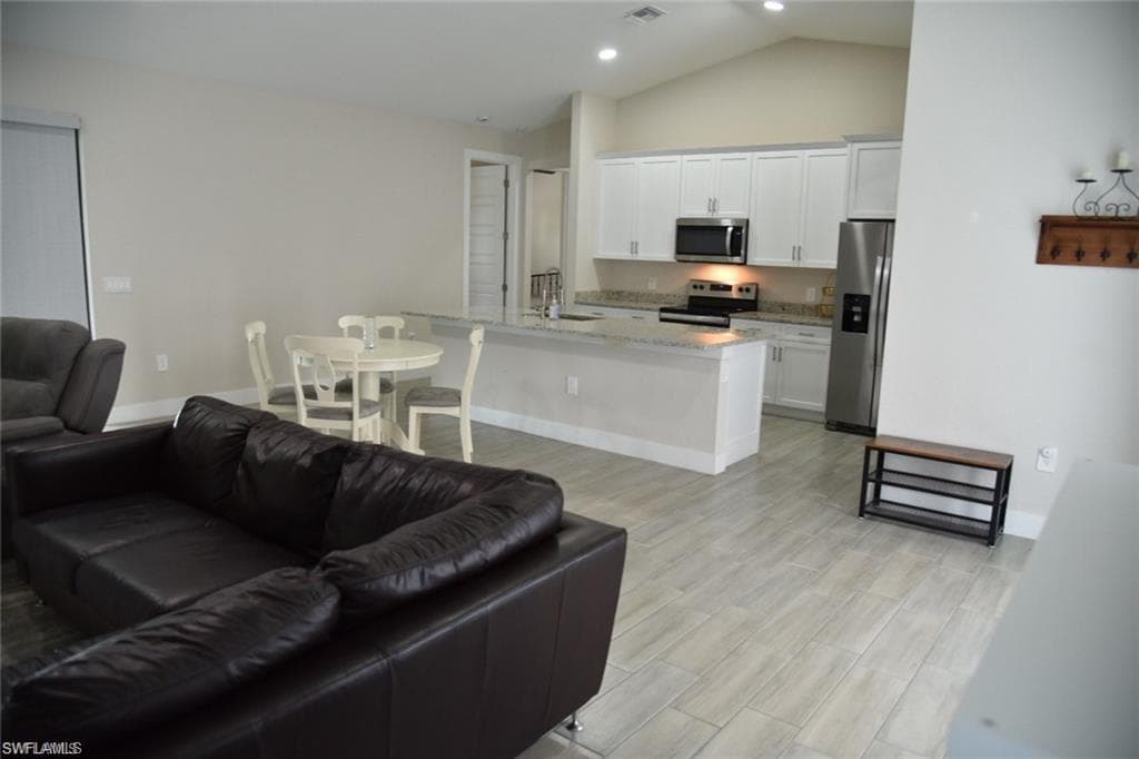 4666 Villa Capri LN-25