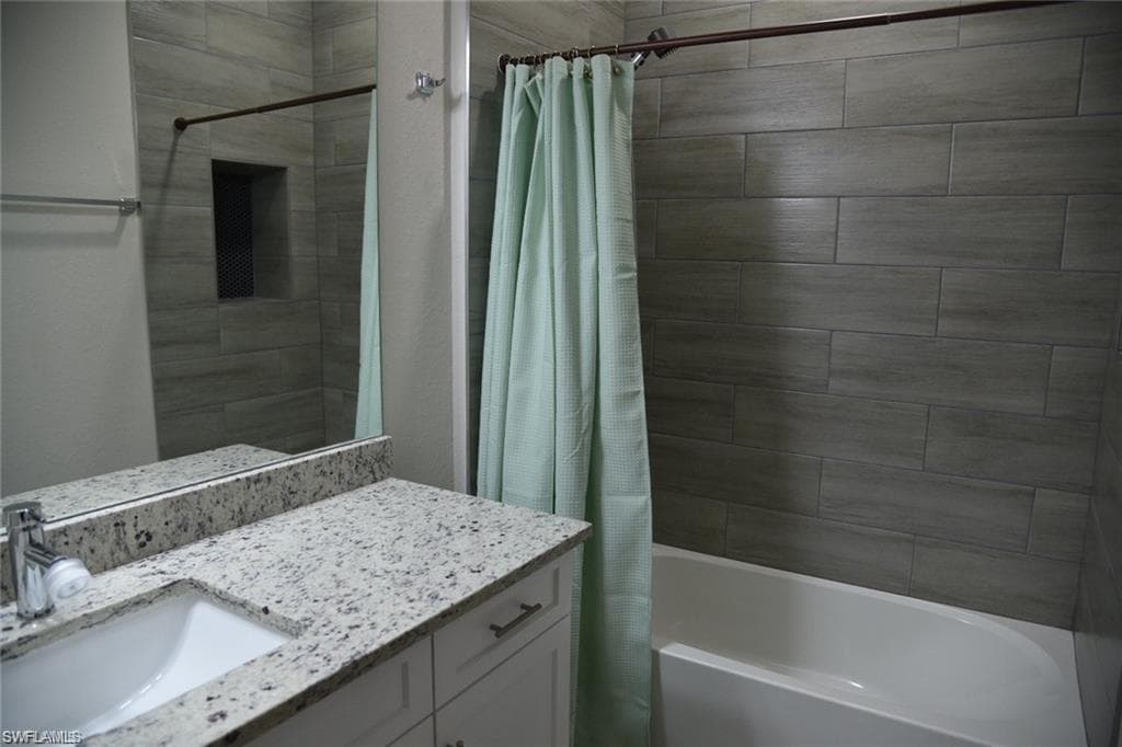 4666 Villa Capri LN-21