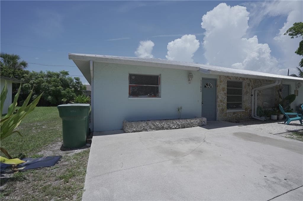 1193 Alhambra CIR-33