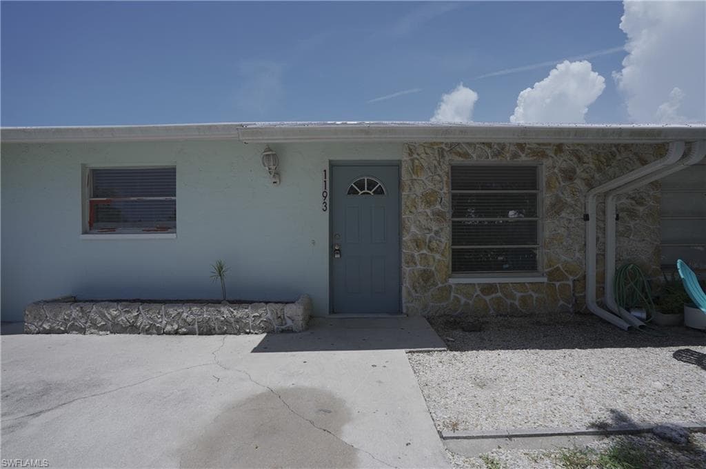 1193 Alhambra CIR-15