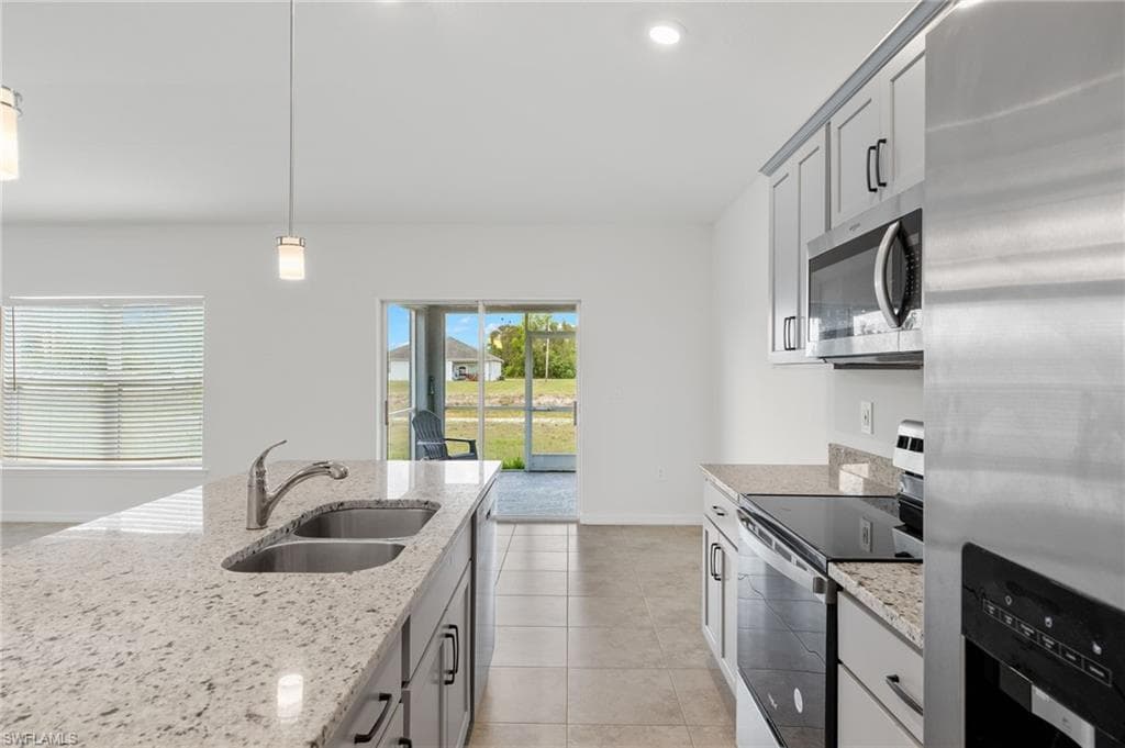 858 Rue Labeau CIR-6