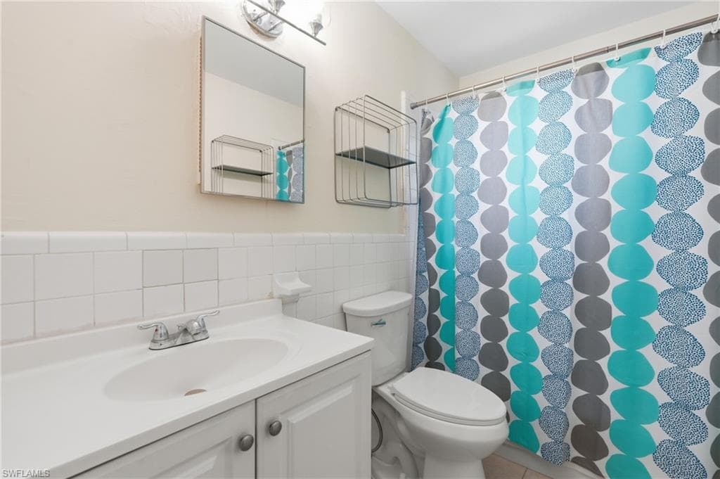 1195 Alhambra CIR-20